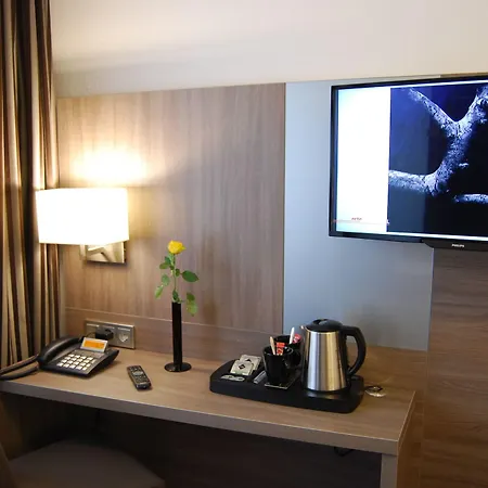 Hotel Dom Am Roemerbrunnen Colonia