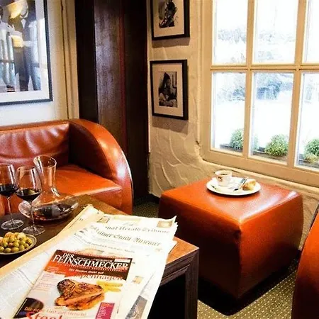 Dom Am Roemerbrunnen 3*