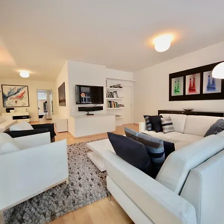 Dom Am Roemerbrunnen Hotel