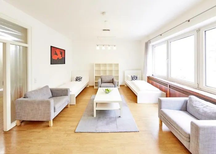 Dom Am Roemerbrunnen Hotel 3*