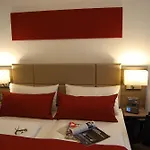 Отель Dom Am Roemerbrunnen 3*