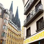 Отель Dom Am Roemerbrunnen 3*