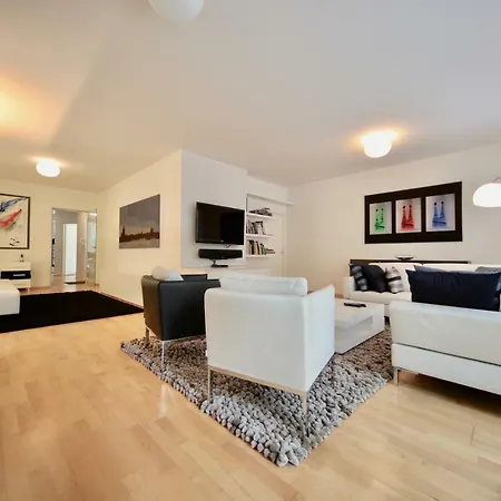 Ξενοδοχείο Dom Am Roemerbrunnen 3*