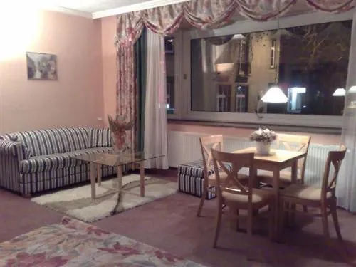 Hotel Dom Am Roemerbrunnen Colonia