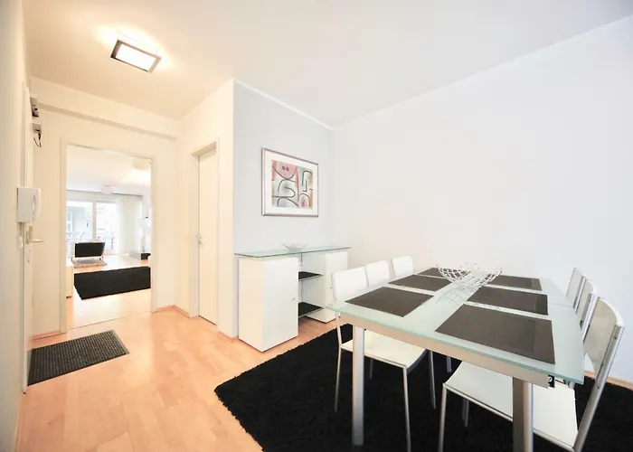 Dom Am Roemerbrunnen Hotel Colonia