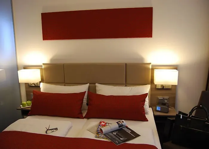 Hotel Dom Am Roemerbrunnen 3*