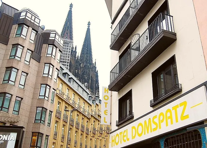 Hotel Dom Am Roemerbrunnen 3*