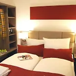 Dom Am Roemerbrunnen Hotel 3*