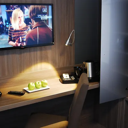 Hotel Dom Am Roemerbrunnen 3*
