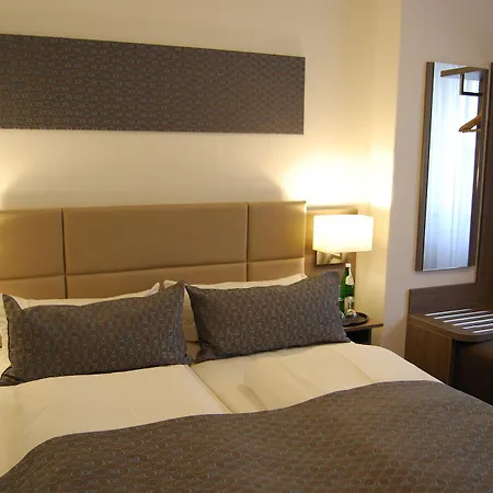 Dom Am Roemerbrunnen 3* Kolín nad Rýnem