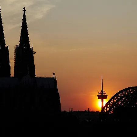 Dom Am Roemerbrunnen Кёльн