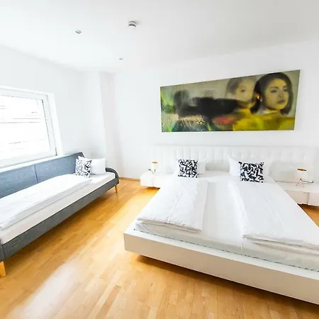 Hotel Dom Am Roemerbrunnen 3*