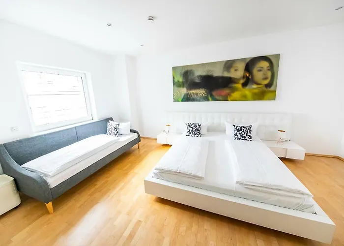 Hotel Dom Am Roemerbrunnen 3*